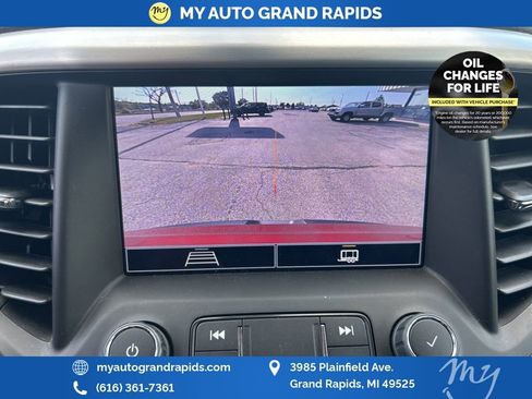 Used 2023 GMC Acadia SLE w/ Driver Convenience Package image 17