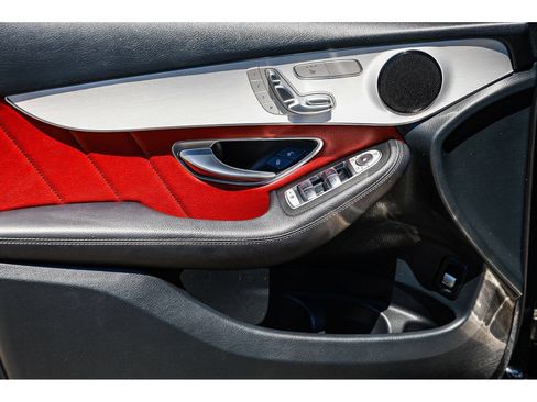 Certified 2022 Mercedes-Benz GLC 300 image 21