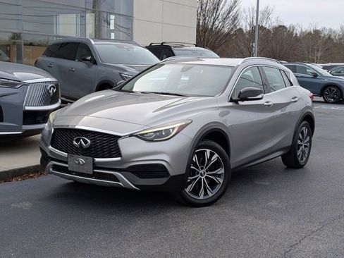Used 2017 INFINITI QX30 AWD image 1