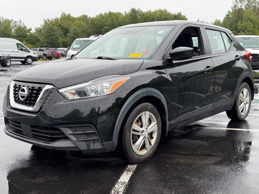 Used 2020 Nissan Kicks S FWD image 3