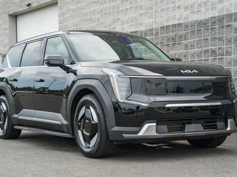 Used 2026 Kia EV9 Light RWD image 2
