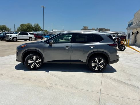 Used 2026 Nissan Rogue SL FWD image 4