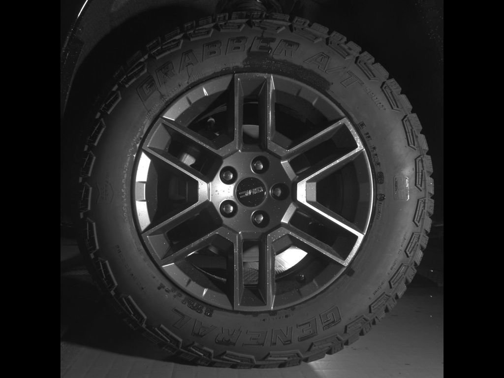 New 2027 GMC Terrain AT4 w/ Convenience Package III AWD/4WD image 10