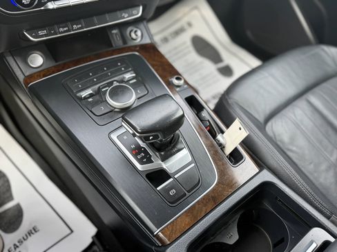 Used 2018 Audi Q5 2.0T Premium w/ Convenience Package image 27