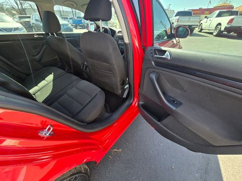 Used 2013 Volkswagen Jetta S image 16