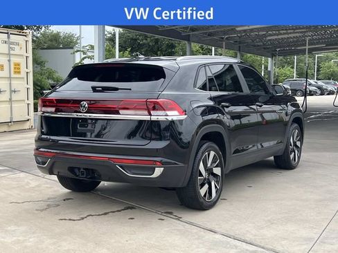 Used 2024 Volkswagen Atlas Cross Sport SE FWD image 11