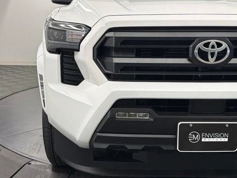 Certified 2026 Toyota Tacoma SR5 AWD/4WD image 9