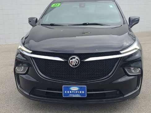 Used 2023 Buick Enclave Essence image 3