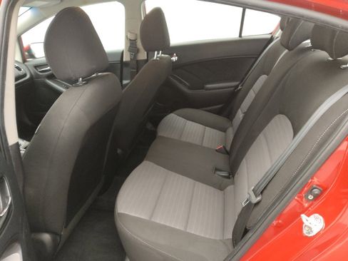 Used 2017 Kia Forte S image 18