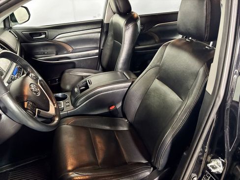 Used 2019 Toyota Highlander Limited image 11