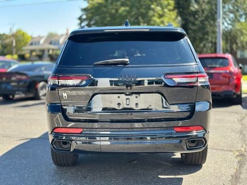 Used 2023 Jeep Grand Cherokee L Summit w/ High Altitude Package AWD/4WD image 4