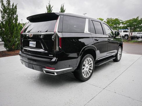 Used 2024 Cadillac Escalade Premium Luxury AWD/4WD image 11
