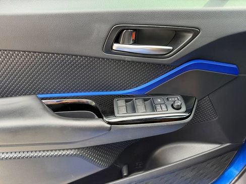 Used 2020 Toyota C-HR XLE FWD image 31