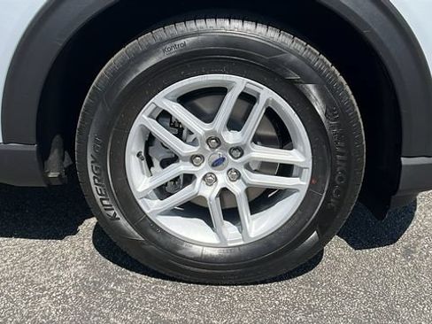 New 2026 Ford Explorer Active w/ Active Comfort Package RWD image 9