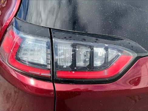 Used 2019 Jeep Cherokee Trailhawk w/ Comfort/Convenience Group image 32