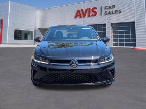 Used 2025 Volkswagen Jetta Sport FWD image 2