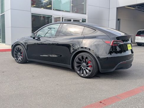 Used 2022 Tesla Model Y Performance image 4