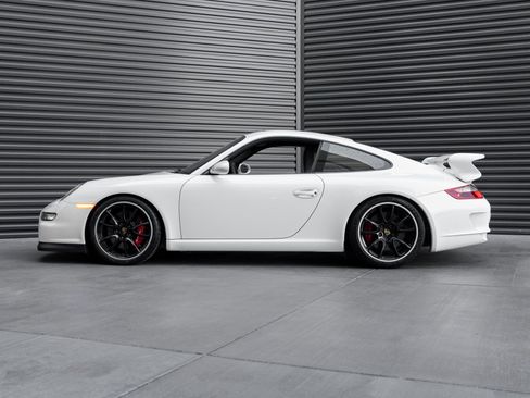Used 2007 Porsche 911 GT3 RWD image 2