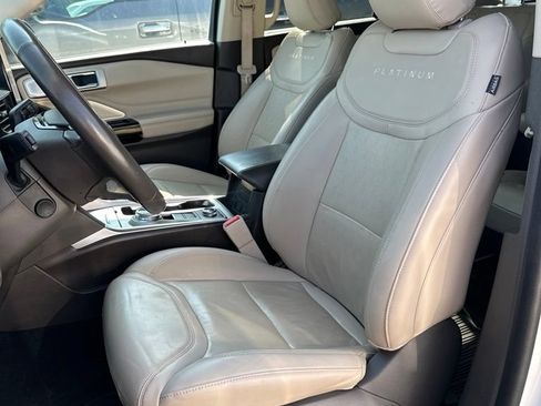 Used 2022 Ford Explorer Platinum w/ Equipment Group 601A AWD/4WD image 10