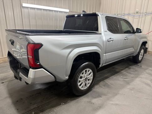 Used 2025 Toyota Tacoma SR5 AWD/4WD image 14
