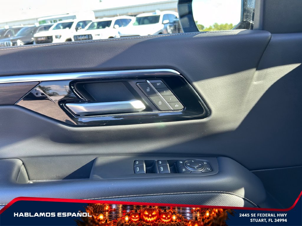 Used 2025 Chevrolet Tahoe Premier AWD/4WD image 23