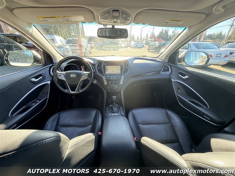 Used 2016 Hyundai Santa Fe SE w/ Option Group 03 AWD/4WD image 14