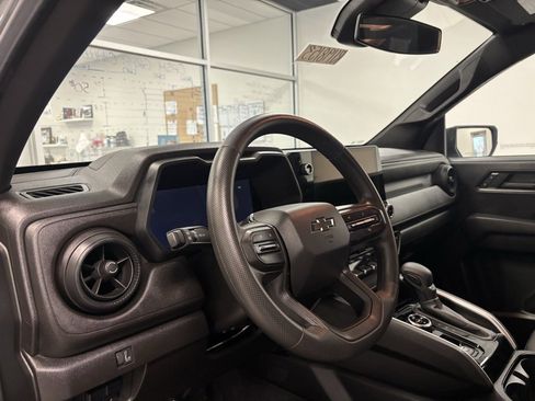 Used 2024 Chevrolet Colorado Trail Boss w/ Advanced Trailering Package image 9