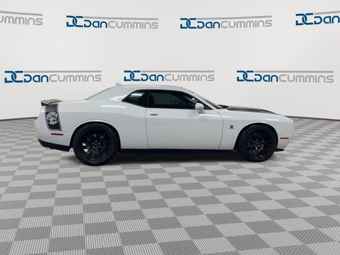 Used 2018 Dodge Challenger R/T Scat Pack w/ Dynamics Package RWD image 9