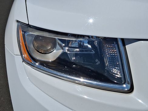 Used 2016 Jeep Grand Cherokee Limited w/ Trailer Tow Group IV AWD/4WD image 9