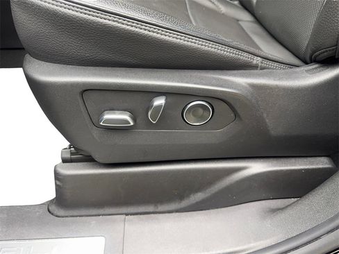 Used 2024 GMC Yukon Denali image 31