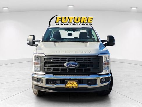 New 2026 Ford F250 XL w/ XL Chrome Package image 3