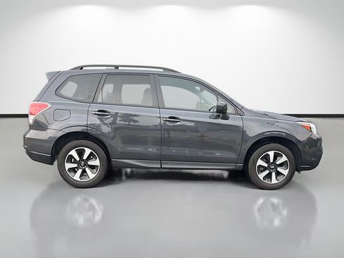 Used 2018 Subaru Forester 2.5i Premium AWD/4WD image 2