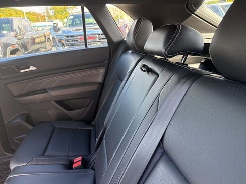 Used 2021 Volkswagen Atlas Cross Sport SEL R-Line image 24