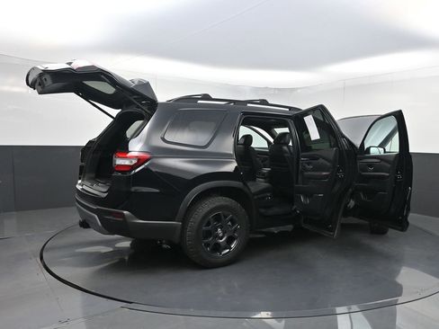 Used 2024 Honda Pilot TrailSport image 40