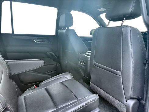Certified 2025 GMC Yukon XL Denali AWD/4WD image 28