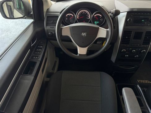 Used 2009 Dodge Grand Caravan SE w/ Climate Group FWD image 5