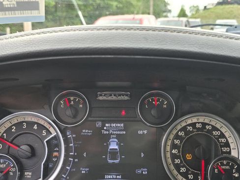 Used 2014 RAM 2500 Laramie AWD/4WD image 23