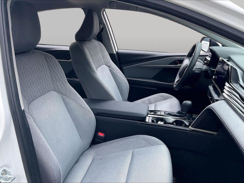 Used 2025 Toyota Camry LE w/ Convenience Package FWD image 9