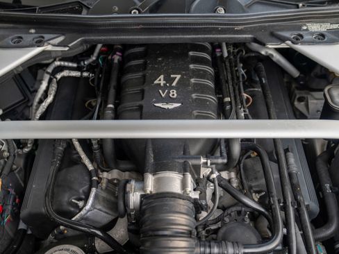Used 2015 Aston Martin V8 Vantage GT image 31