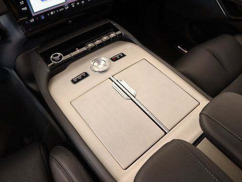 New 2025 Lincoln Navigator Reserve w/ Jet Appearance Package AWD/4WD image 8