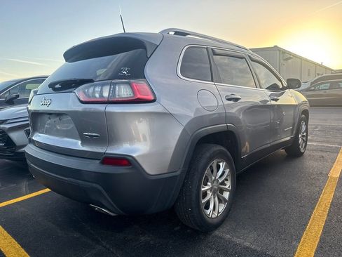 Used 2019 Jeep Cherokee Latitude w/ Popular Appearance Group FWD image 4