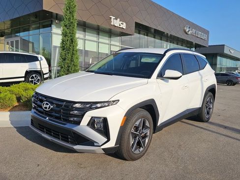 Certified 2026 Hyundai Tucson SEL Plus FWD image 2
