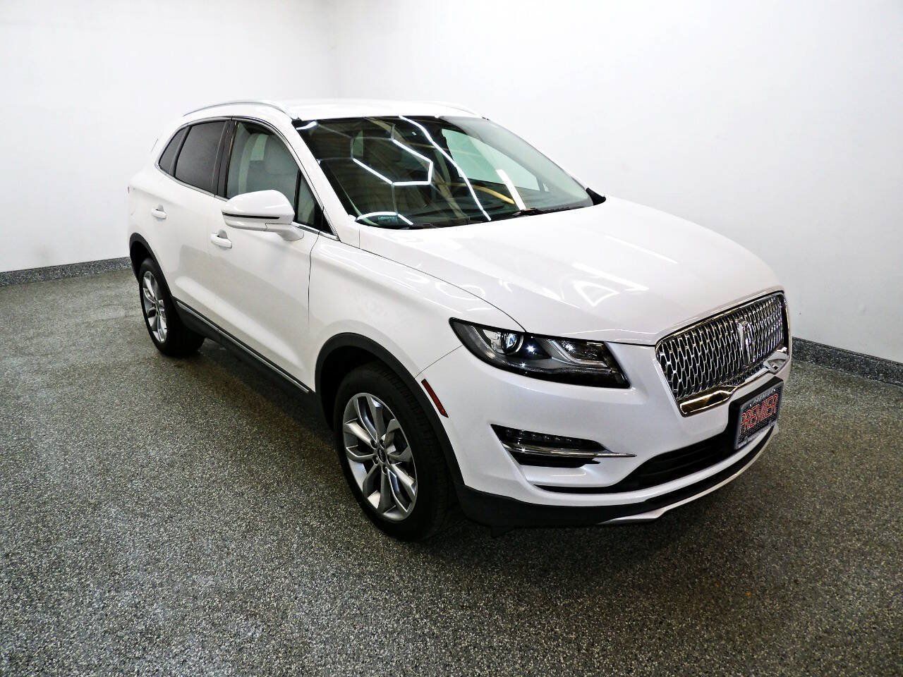 Used 2019 Lincoln MKC Select w/ Select Plus Package AWD/4WD image 3