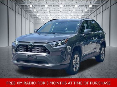 Used 2025 Toyota RAV4 XLE AWD/4WD image 4
