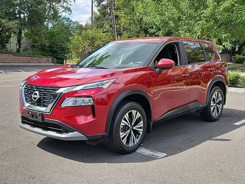 Certified 2023 Nissan Rogue SV image 3