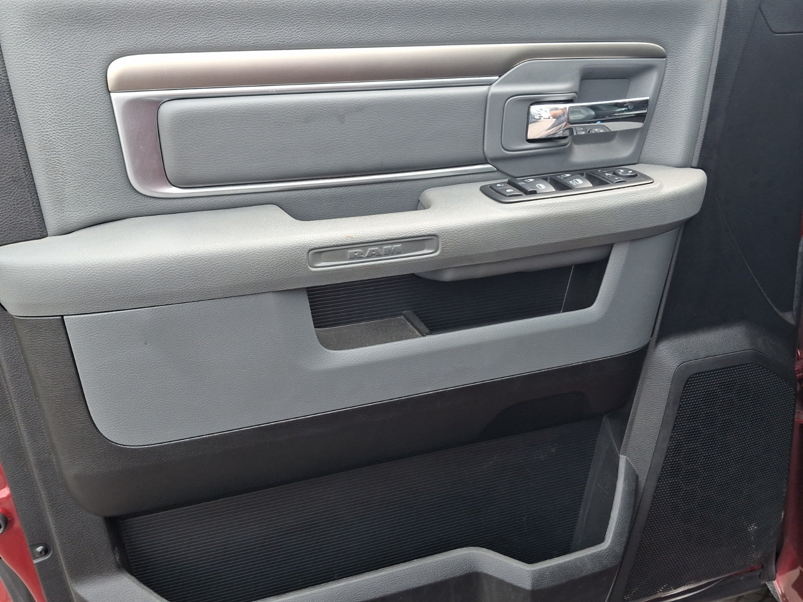 Used 2015 RAM 1500 Lone Star AWD/4WD image 12