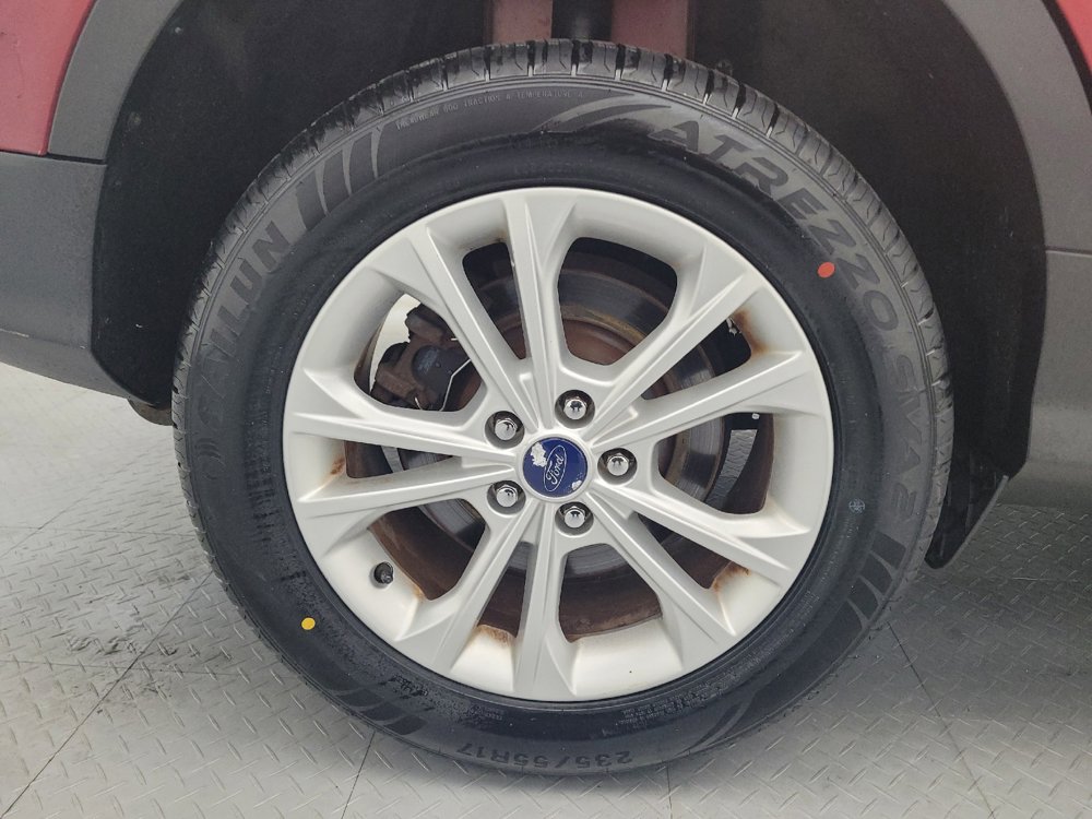 Used 2017 Ford Escape SE w/ SE Cold Weather Package FWD image 31