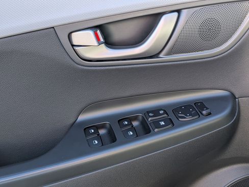 Used 2018 Hyundai Kona Limited image 15