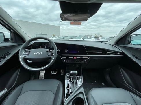 New 2025 Kia Niro EX Touring image 29