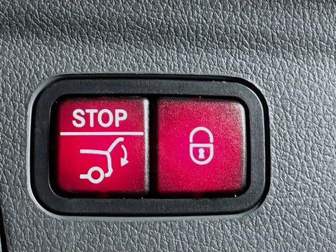 Used 2020 Mercedes-Benz GLE 350 w/ Premium Package image 31